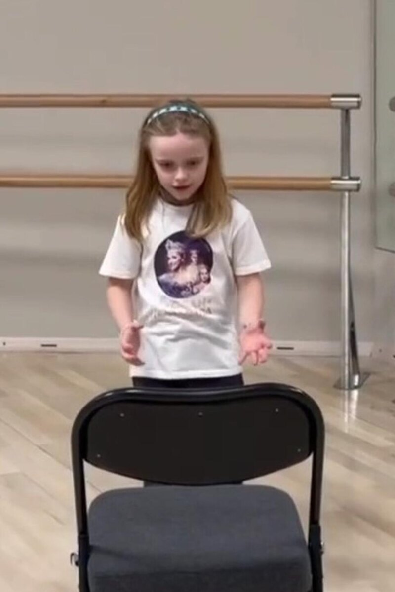    Мила Чернышева на занятиях в студии Социальные сети