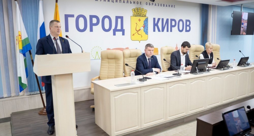    В Кирове начали вывозить опасные химические отходы с улицы Искры