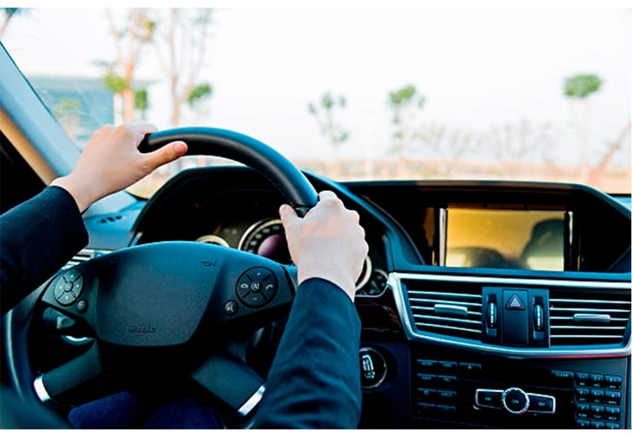     Только для работы: кому разрешат управлять транспортом без прав?