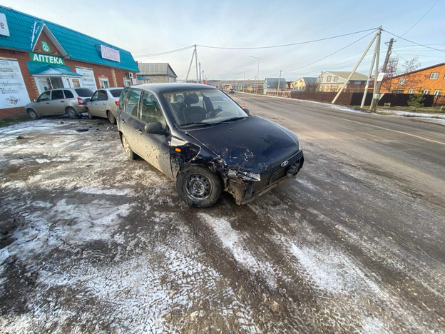    В Вятскополянском районе в столкновении трех автомобилей пострадал водитель