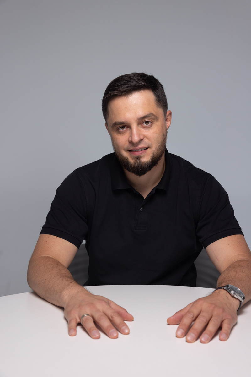 Фотография взята с сайта стоматологии Дмитрович Фэмили https://www.dmitrovich.ru/