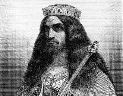 Наибольшую известность и популярность среди королей этой династии приобрел Кладо-вей, внук Меро-вея. Иногда его называли Кладовик (франкск. Hlodowig). Именно этот монарх стал крестителем франков. Популярность его была необычайно велика во все времена и имя его, в дальнейшем, носили 14 монархов из разных династий. Сегодня оно известно нам как Людовик. Так чудно преломилось оно, пройдя последовательно через ряд языков европейских народов.