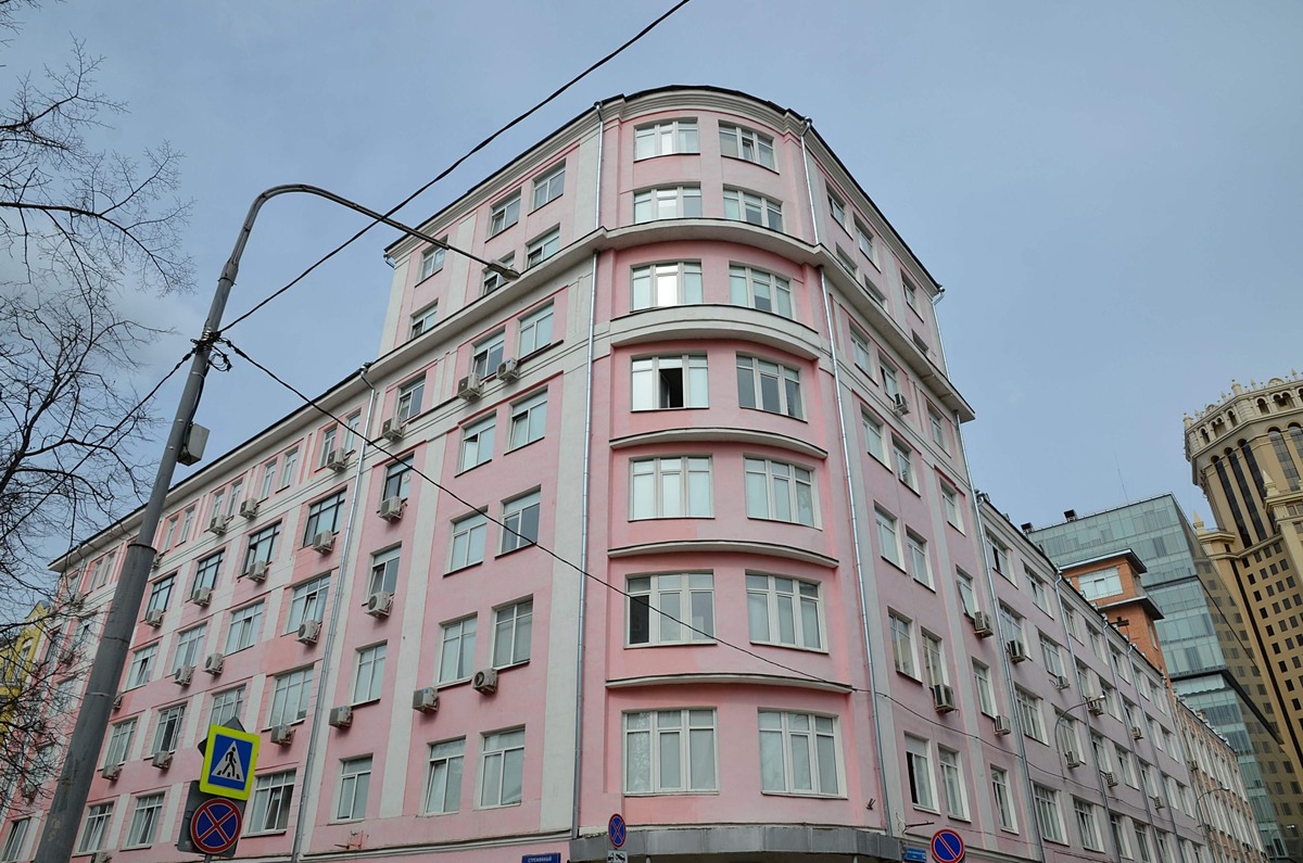 Школа дизайна ВШЭ в Питере. Взято из открытых источников.