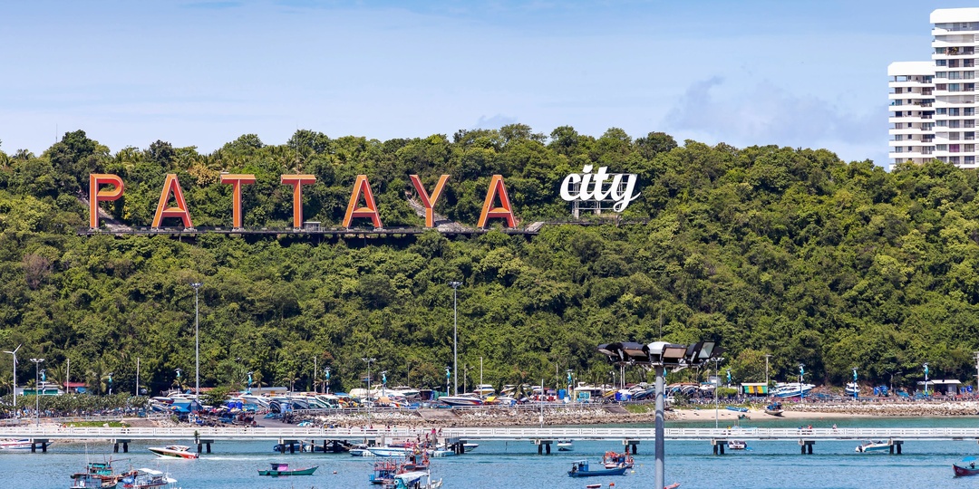 Иногда кажется, что город живет своей тихой музыкой