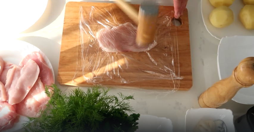 Отбиваем до желаемой толщины