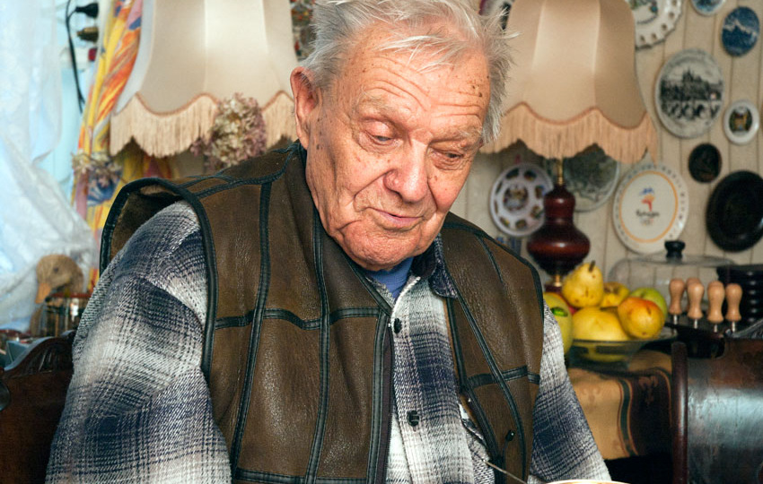 «Трудно только первые 80 лет»: Секрет 107-летнего математика, который не верил в строгие диеты