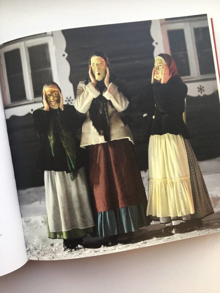 Фотография из книги «Русская свадьба Заонежья»