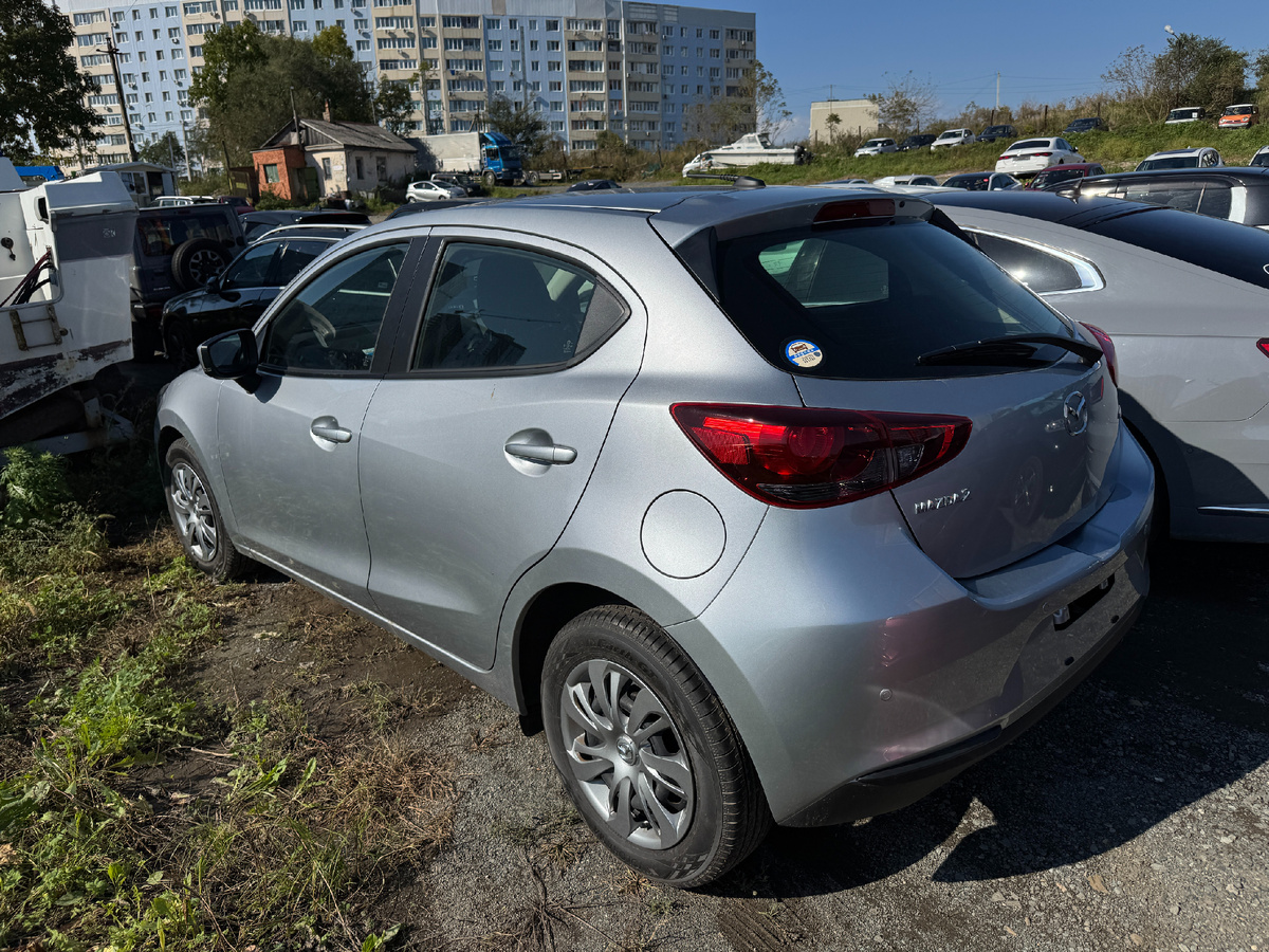 Mazda2 2022 года