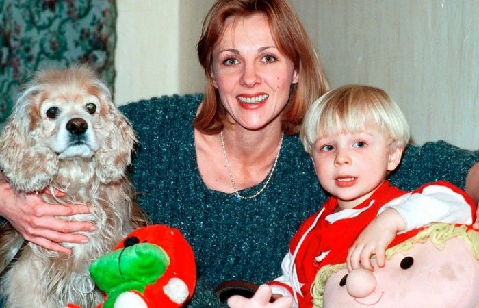 Денис Шальных с мамой.