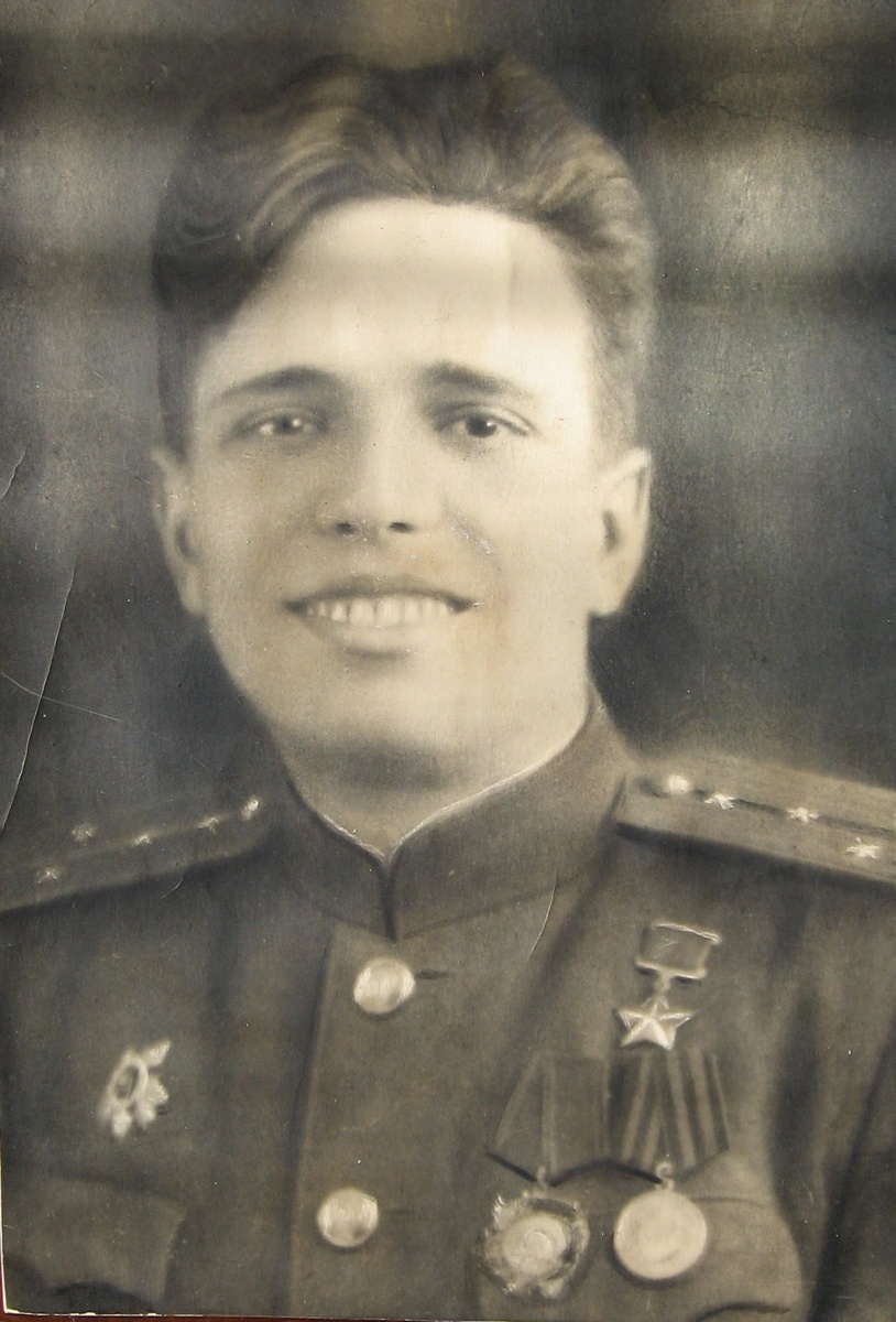 ЦЫМБАЛЕНКО ВАСИЛИЙ ФЕДОРОВИЧ — командир роты 234-го стрелкового полка 179-й стрелковой дивизии 43-й армии 1-го Прибалтийского фронта, старший лейтенант