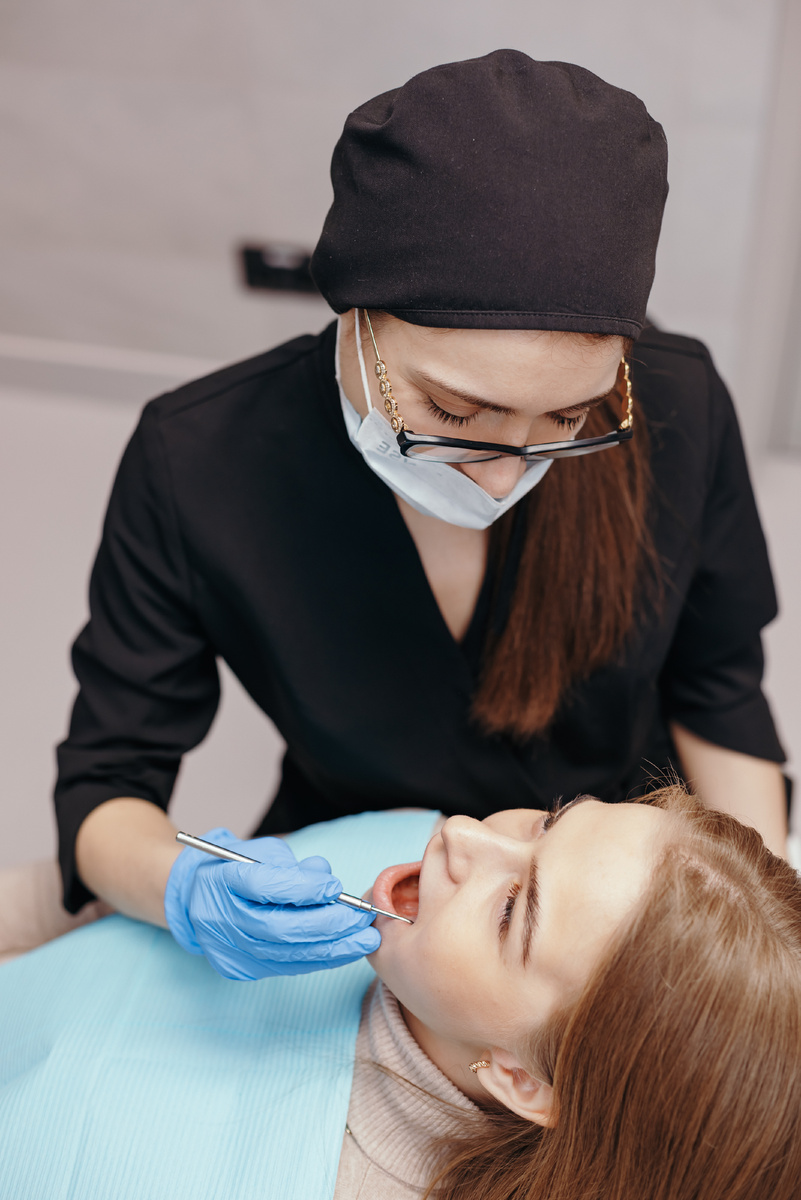 Фотография взята с сайта стоматологии Дмитрович Фэмили https://www.dmitrovich.ru/