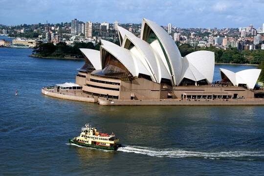    Живущий три года в консульстве в Австралии гражданин России пожаловался на условия содержания