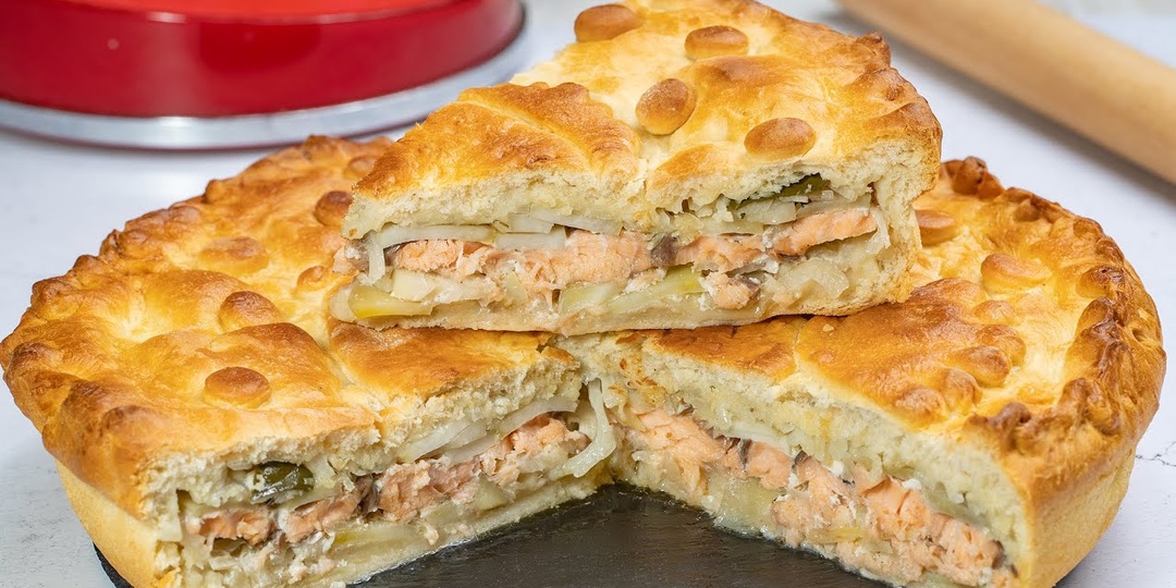 Быстрый, простой, но очень вкусный ужин. Пирог с рыбой - легкое тесто и нежная начинка