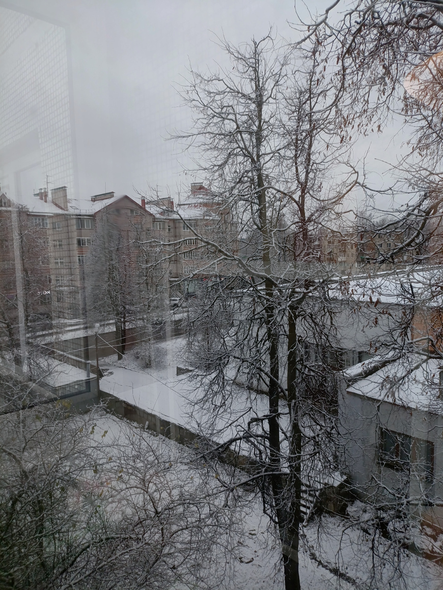 С утра было красиво, сейчас уже снег начал таять.