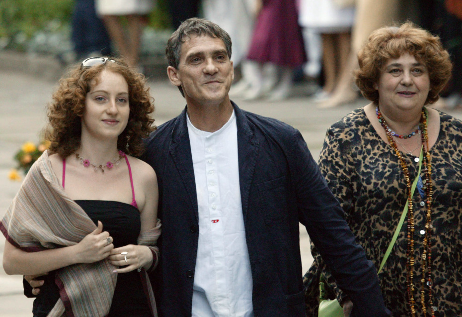 Ника, Валерий, Екатерина. автор: https://images.news.ru/photo/c4703c76-49e5-11ec-ab5d-96000091f725_930.jpg