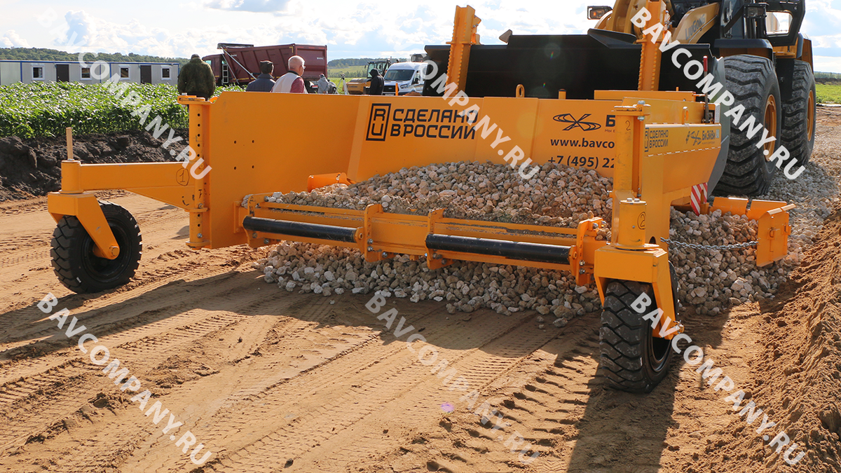 Принцип работы распределителя оснований дорог 