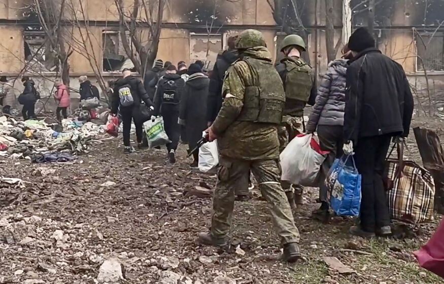    Подвалы, страх и надежда: жители Красноармейска о жизни под контролем ВСУ и помощи ВС РФ после освобождения