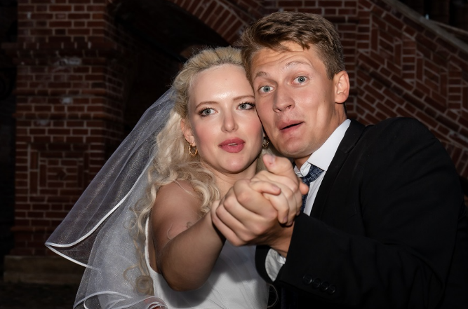 Сериал "В двух шагах от счастья" (2024)