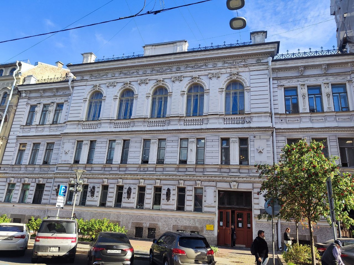 Здание Губернской земской управы. Фото: Знакомьтесь, Петербург