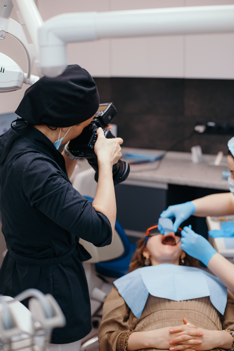 Фотография взята с сайта стоматологии Дмитрович Фэмили https://www.dmitrovich.ru/