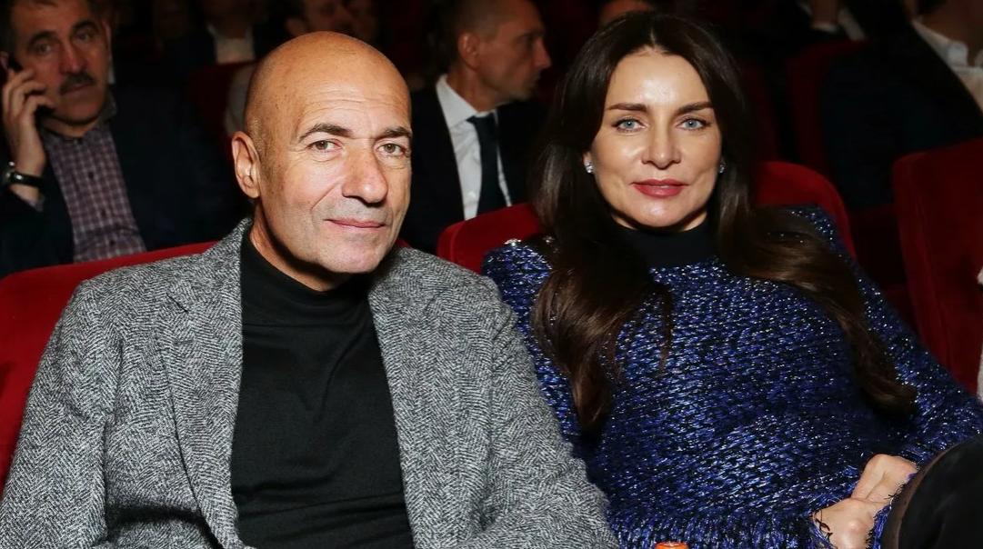 на фото Игорь Крутой с женой Ольгой 