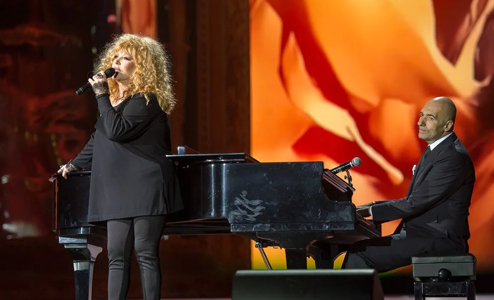 на фото Алла Пугачева и Игорь Крутой 