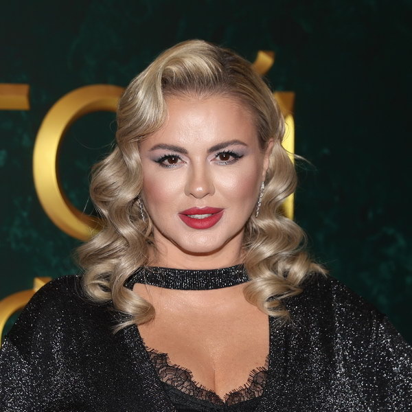     Анна Семенович заявила о необходимости крупных государственных выплат домохозяйкам