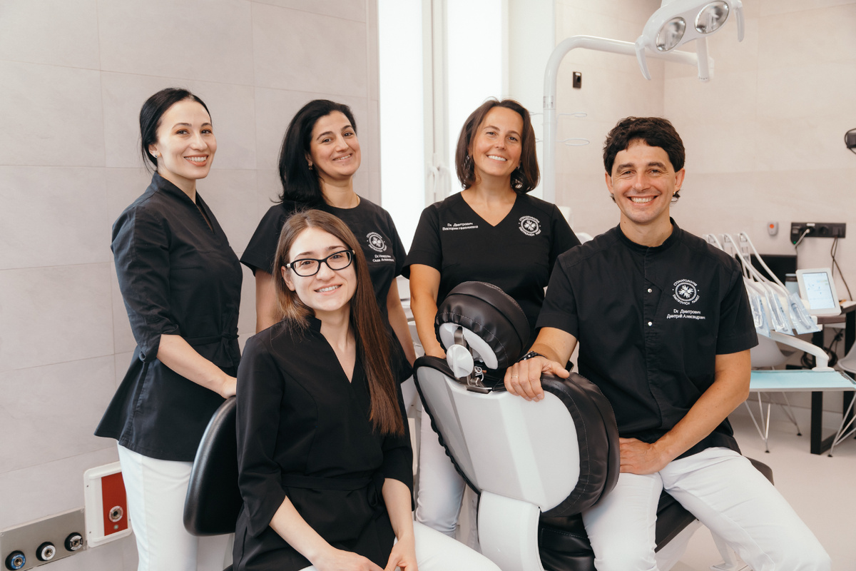 Фотография взята с сайта стоматологии Дмитрович Фэмили https://www.dmitrovich.ru/