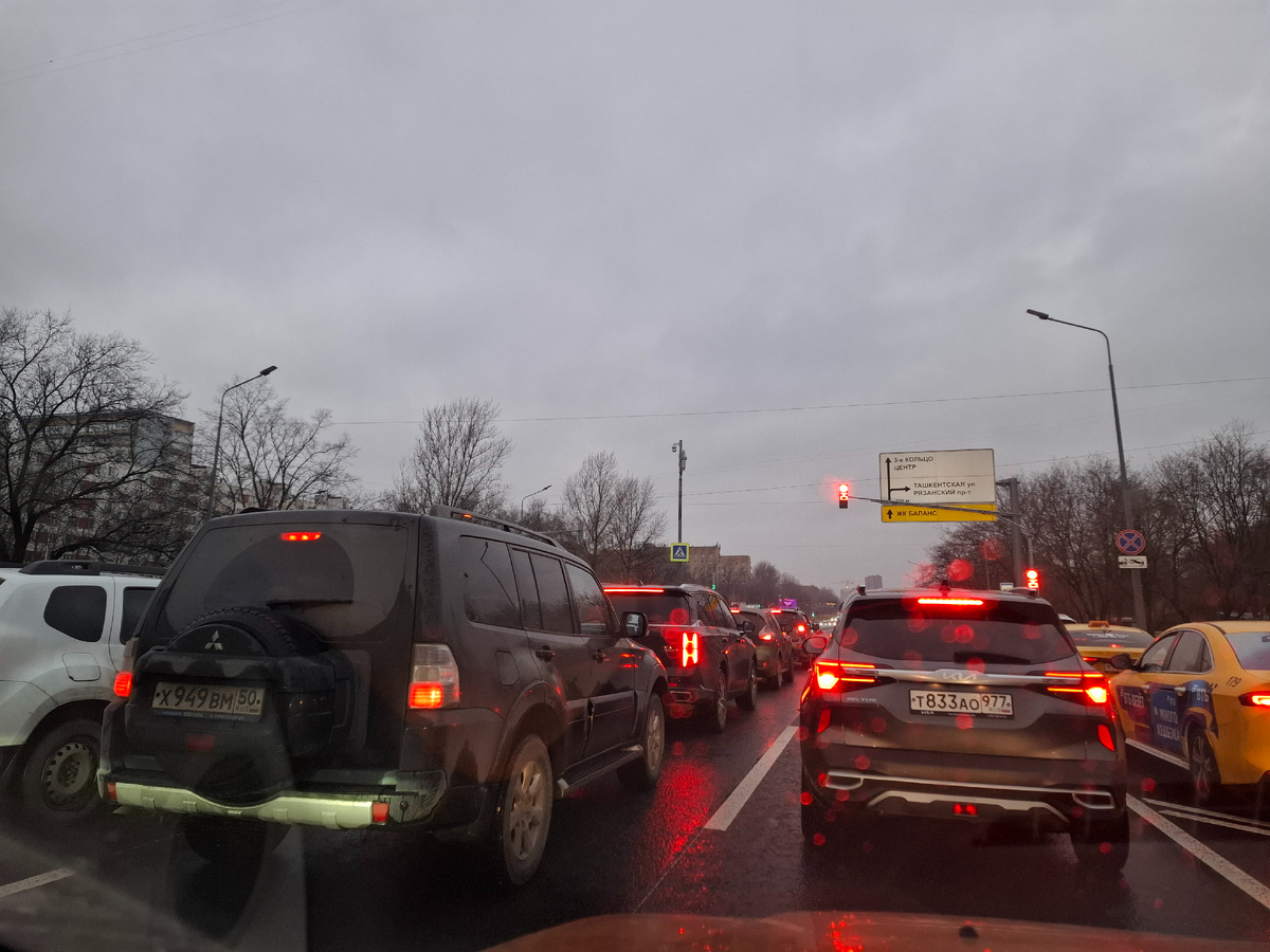 Дикие, дикие московские пробки. Фото куклы