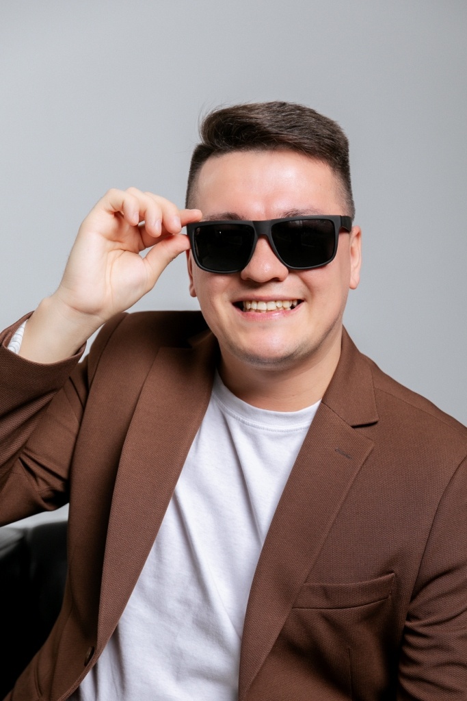 Андрей Рублев — свадебный тамада в Новочебоксарске. Эмоции, стиль и яркая подача