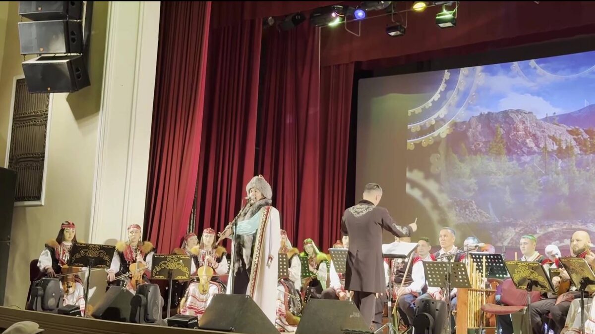    Национальный оркестр народных инструментов Башкортостана начал свои гастроли по «Золотому кольцу России»