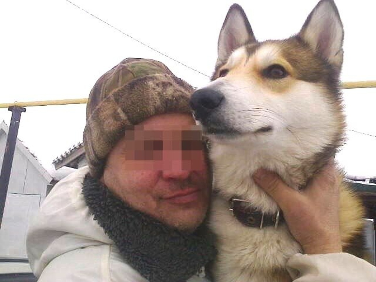 Ринат долгое время работал на севере, а 10 лет назад вернулся на малую родину, где отстроил себе дом