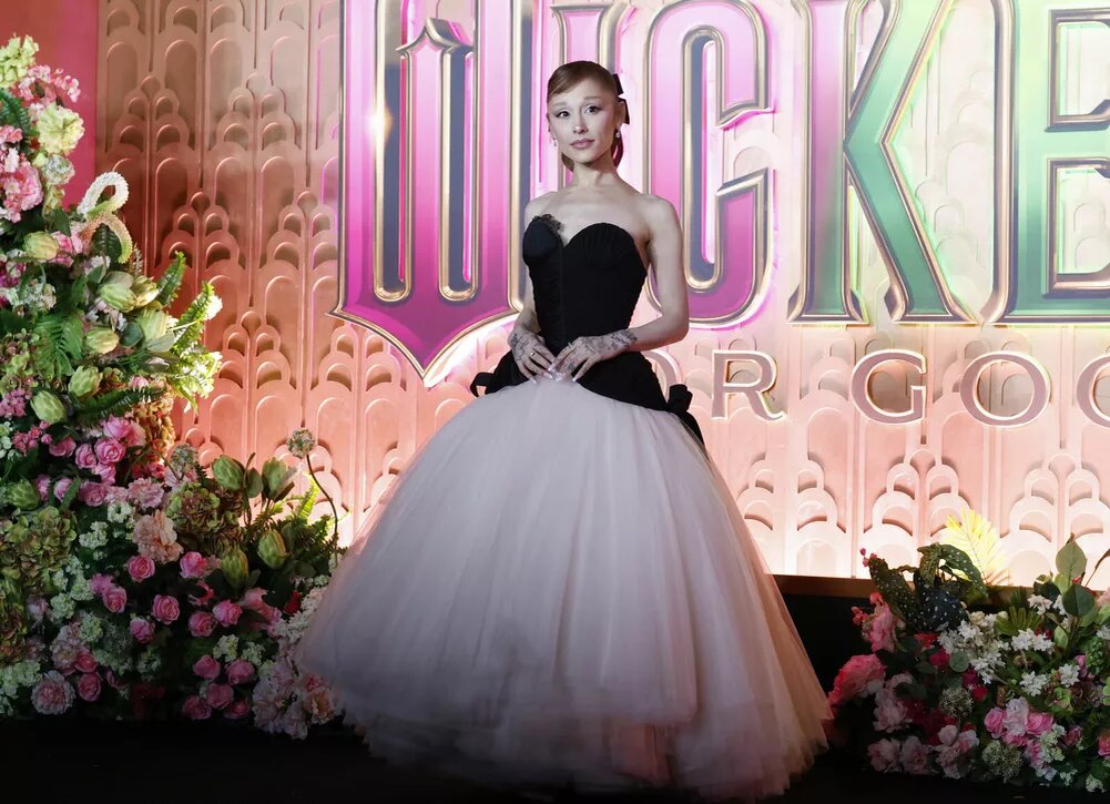    Арина Гранде, Нина Добрев, Джордж Лукас: специальное мероприятие в честь сиквела "Злой"