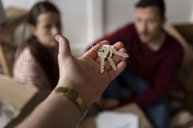    Говорят, в России предлагают проверять дееспособность продавцов «вторички»?