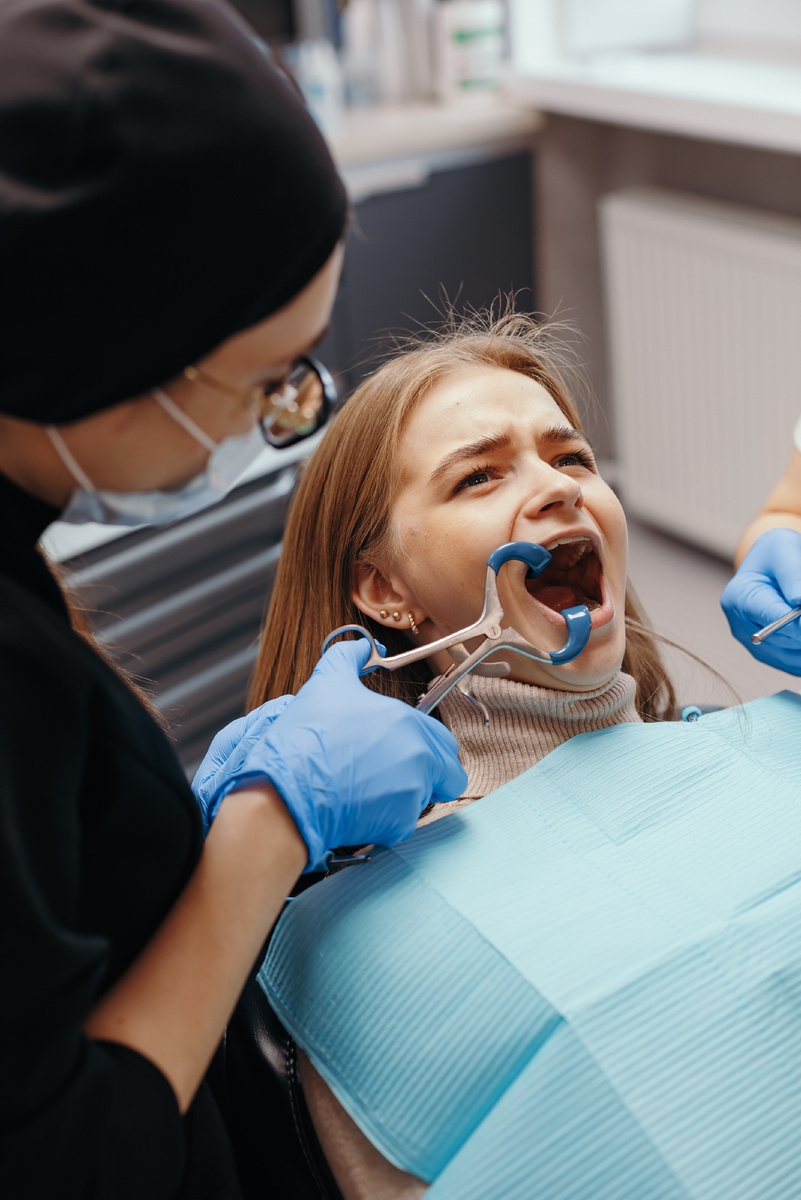 Фотография взята с сайта стоматологии Дмитрович Фэмили https://www.dmitrovich.ru/