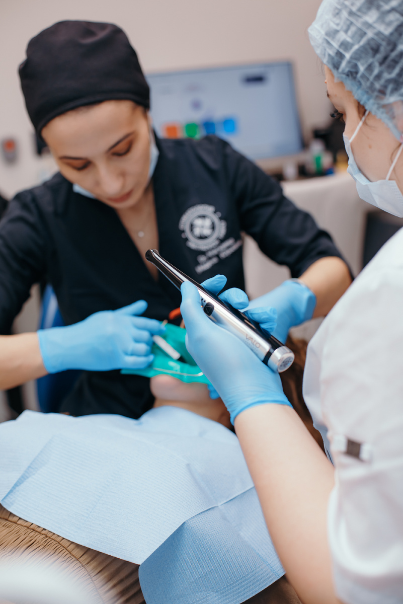 Фотография взята с сайта стоматологии Дмитрович Фэмили https://www.dmitrovich.ru/