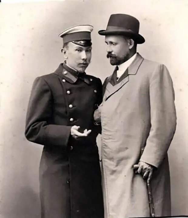 На этой фотографии братья Кельх, Владимир и предположительно Николай