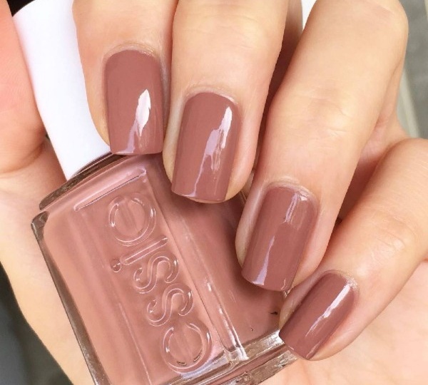 Главный нюдовый маникюр на позднюю осень? В оттенках рома