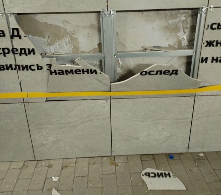    В Оренбурге вандалы разгромили подземный переход возле Музкомедии Оренбуржье