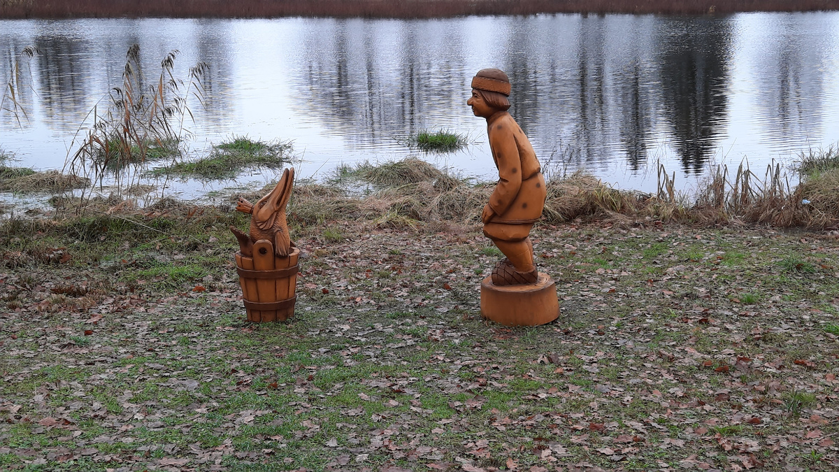 Вот например, Емеля, хочет чтобы все его хотелки исполнялись, а он бы полёживал на печи. Эх, Емеля-Емеля...