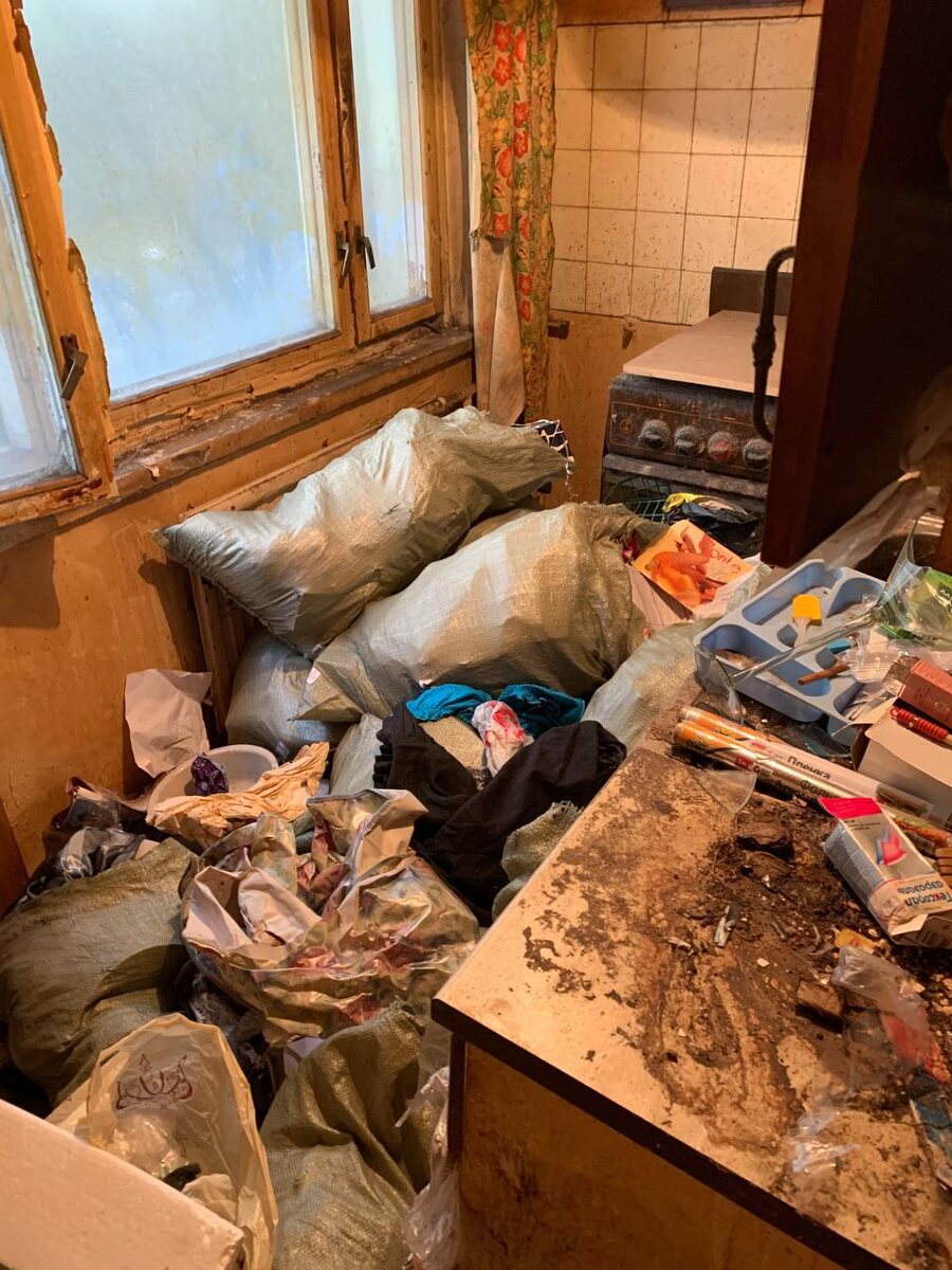 Больше фотографий и видео вскрытия квратиры 18+ смотрите на канале Максим Иванов - доходная недвижимость https://t.me/ivanovmaksim_estate