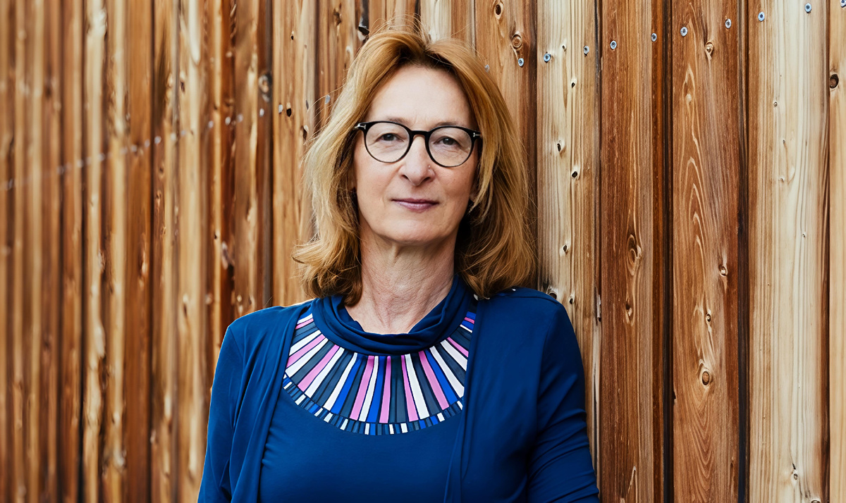 Zupančič, Alenka. Источник изображения indyturk.com