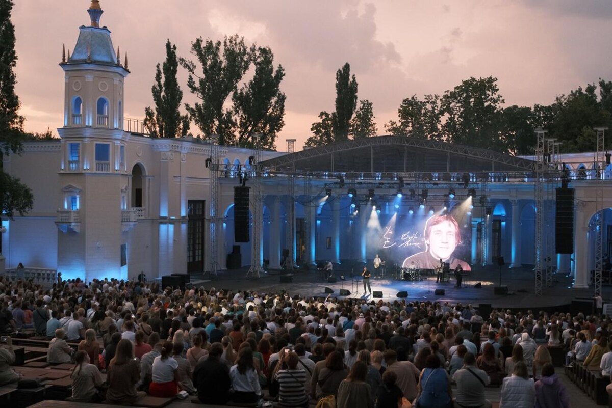    Музыкально-театральный проект «Ёлка для взрослых» Предоставлено Пресс-службой