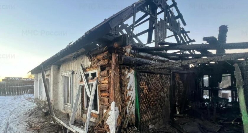    В Иркутской области ребенок едва не сгорел в частном доме