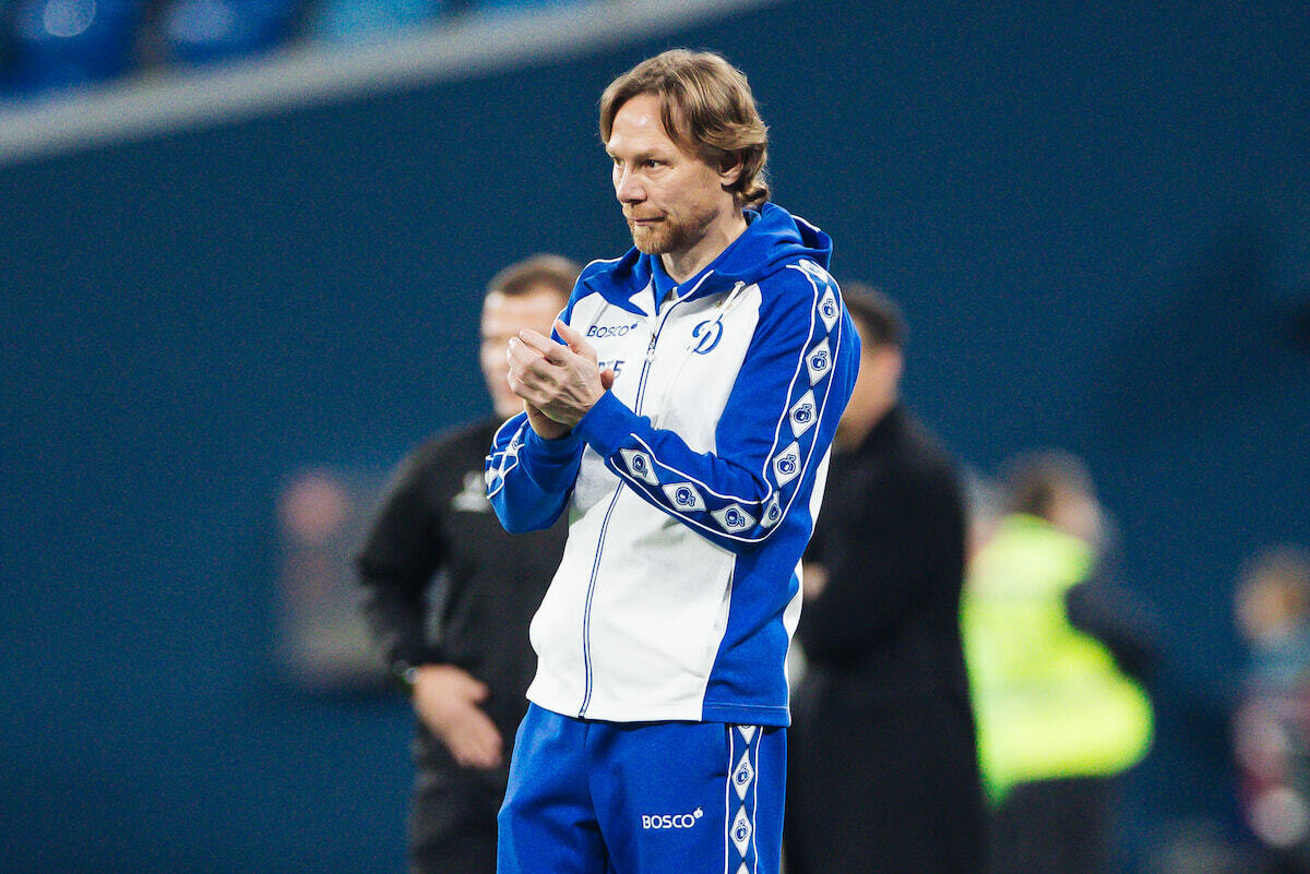 Бело-голубые цвета бывшему армейцу и спартаковцу никогда не шли