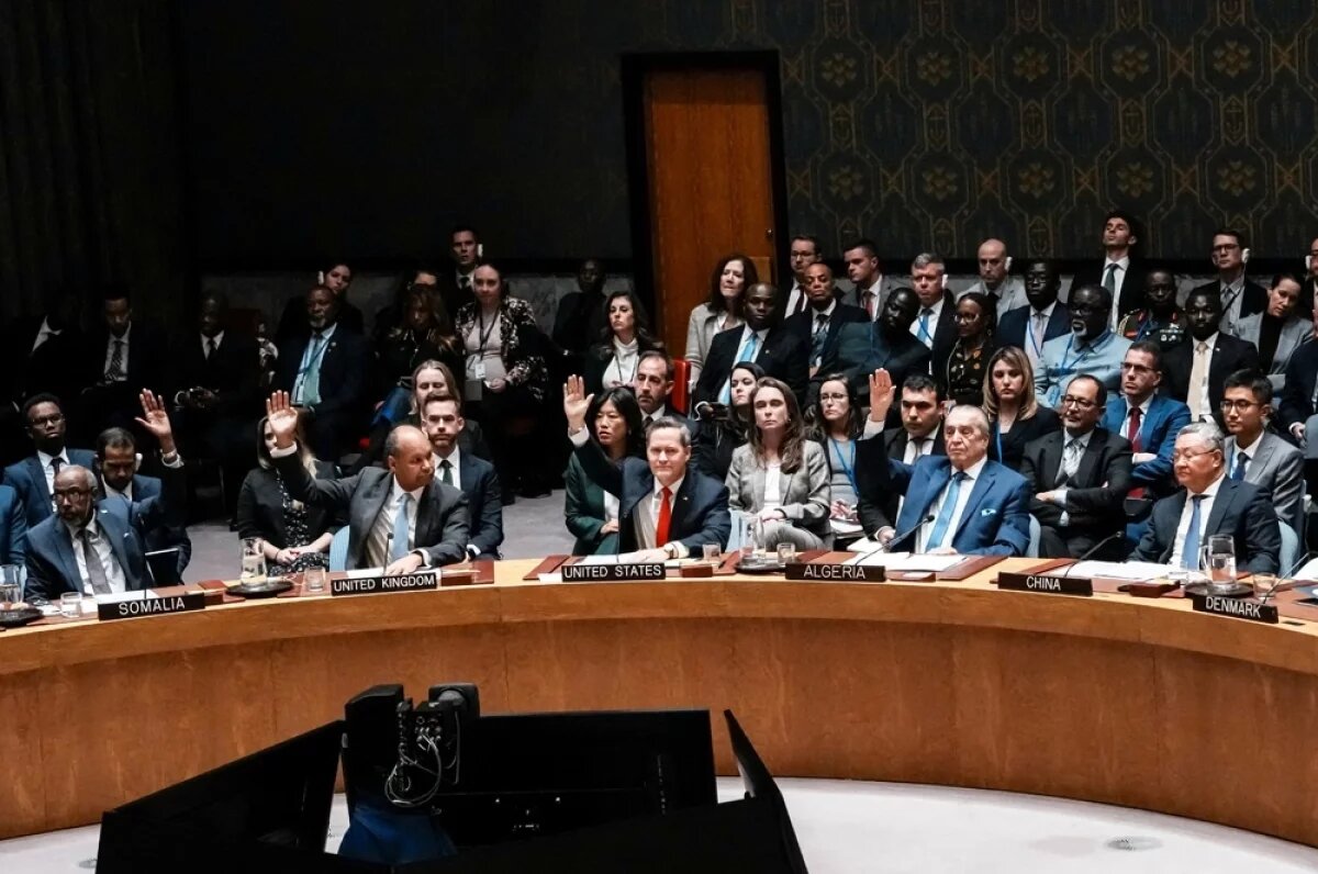    13 стран Совбеза ООН проголосовали за принятие проекта резолюции по урегулированию в секторе Газа, который ранее предложили Штаты.