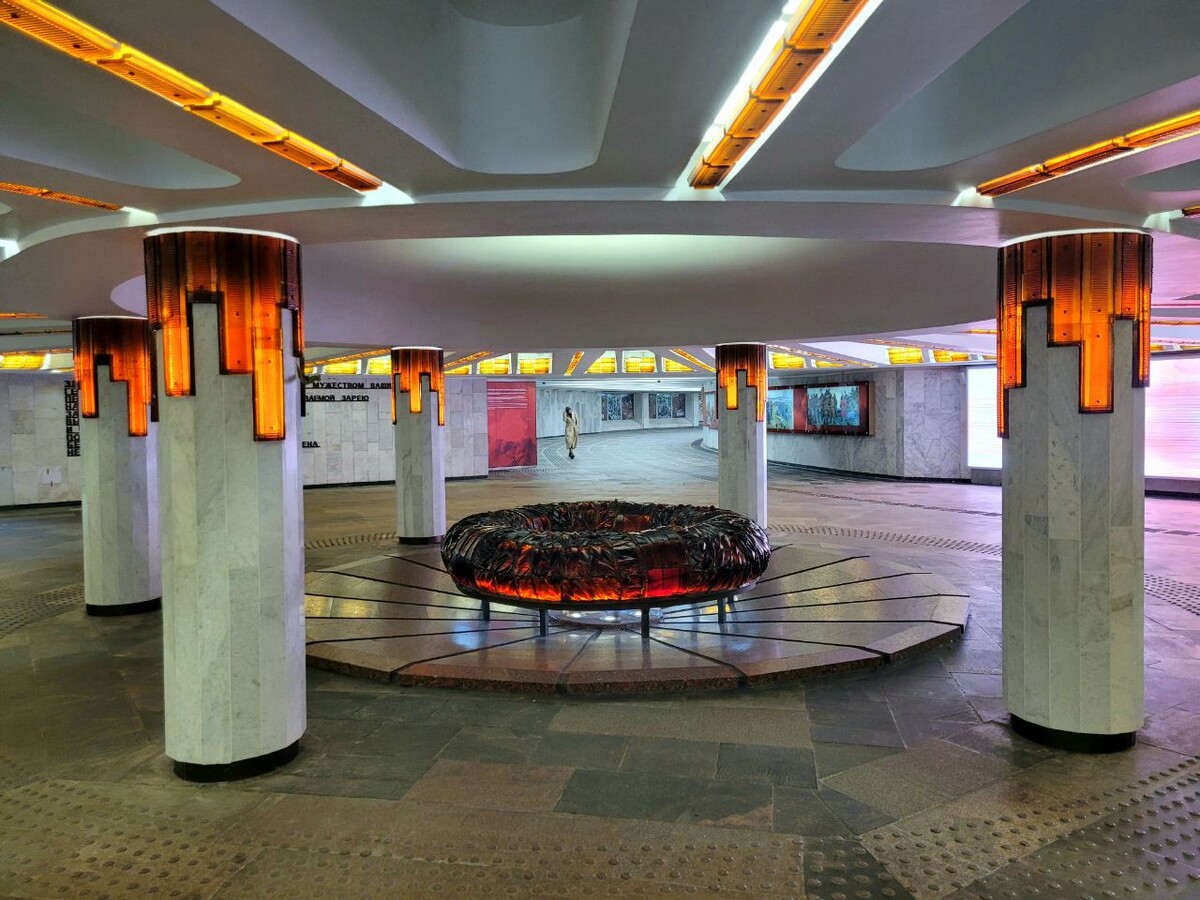 Одна из станций метро Минска. В метро можно оплачивать проезд картой