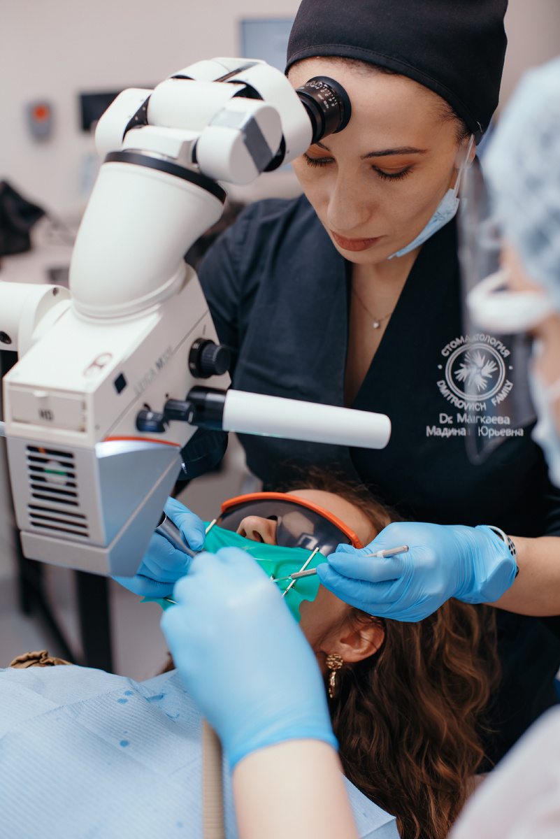 Фотография взята с сайта стоматологии Дмитрович Фэмили https://www.dmitrovich.ru/