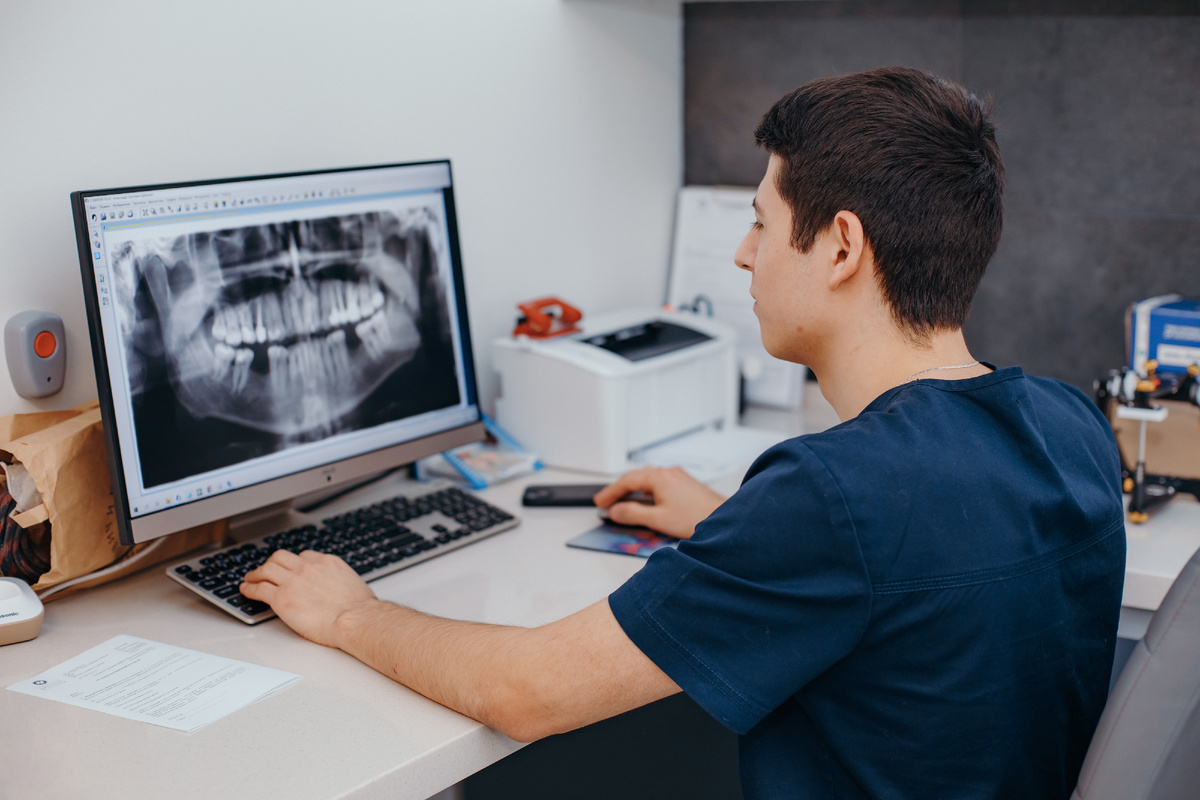 Фотография взята с сайта стоматологии Дмитрович Фэмили https://www.dmitrovich.ru/