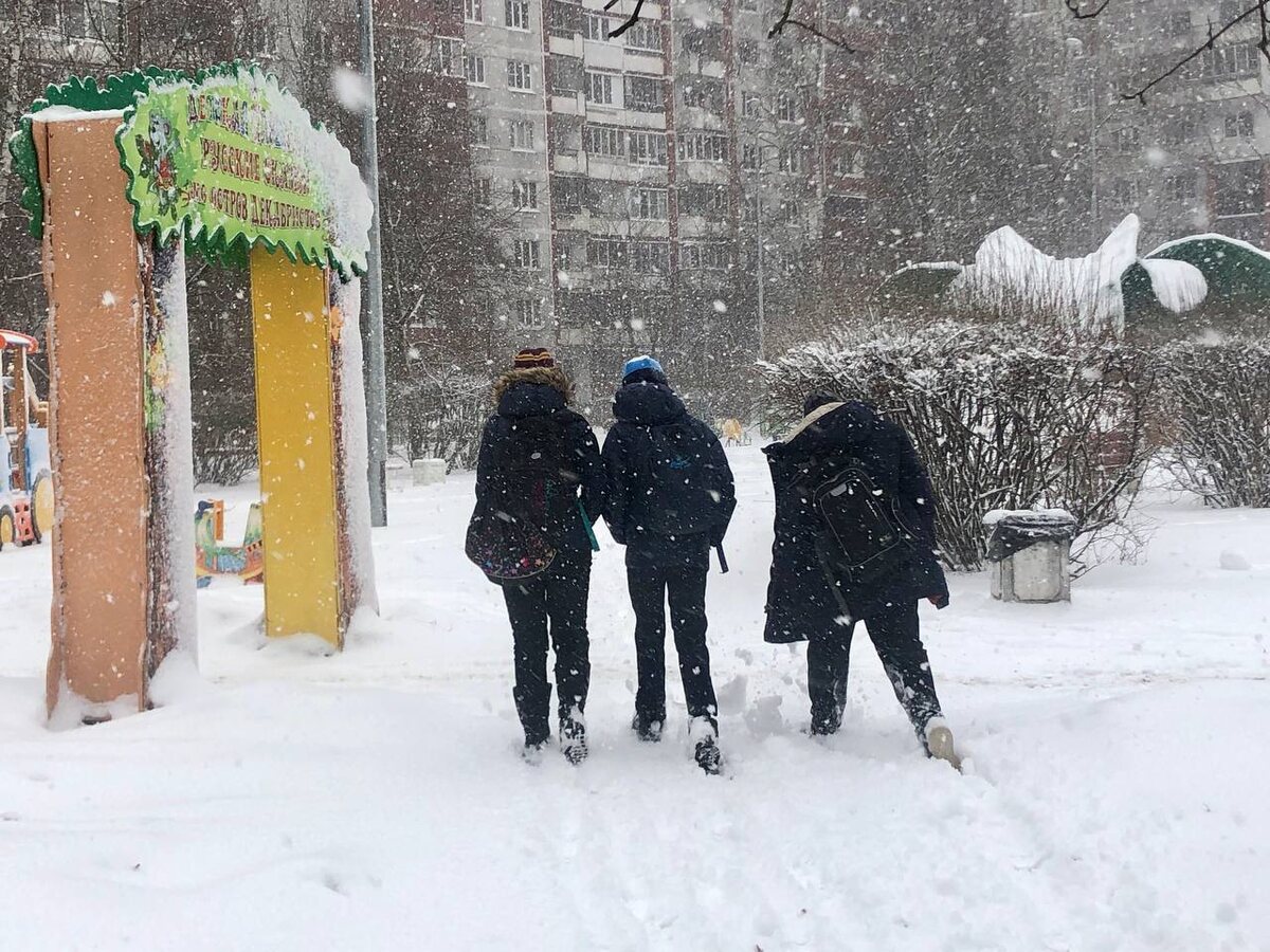 При отмене занятий учитывают температуру воздуха и скорость ветра.  Фото: ФедералПресс / Кирилл Конторщиков